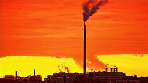 Aus Licht soll Strom werden. Kronos plant einen 25 Hektar großen Solarpark im Blexer Industriegebiet. Dort gehören Kronos Flächen, die unmittelbar ans Werkgelände angrenzen.