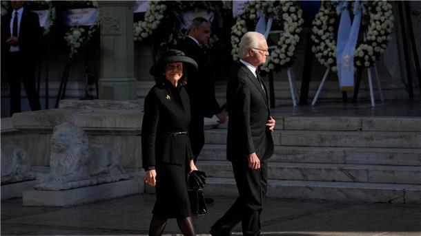 Aus Schweden sind König Carl XVI. Gustaf und Königin Silvia angereist.
