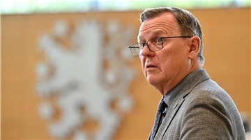 „Aus skandalisierender Berichterstattung und verkürzten Analysen entsteht die falsche Wahrnehmung“, sagt Thüringens Ministerpräsident Bodo Ramelow (Die Linke) über die Wahl im Kreis Sonneberg, bei dem 52 Prozent für einen AfD-Landrat stimmten.