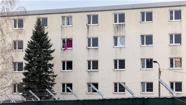 Thüringer Erstaufnahme nimmt keine Geflüchteten mehr auf Außenansicht der Erstaufnahmeeinrichtung in Suhl.