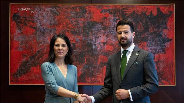 Baerbock: Westbalkanstaaten auf Weg in EU unterstützen Außenministerin Annalena Baerbock wird bei ihrem Besuch in Montenegro von Jakov Milatovic, Präsident von Montenegro, zu einem Gespräch empfangen.