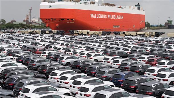 Automatisierung ist nicht nur ein Thema an der Stromkaje. Auch auf dem Autoterminal. Aber nach Ansicht der CDU-Bürgerschaftsfraktion verschläft die BLG die Möglichkeiten autonomer Steuerungssysteme. Und die Flächen könnten ihrer Ansicht nach auch effektiver genutzt werden, um Platz für weitere Unternehmensansiedlungen zu schaffen.