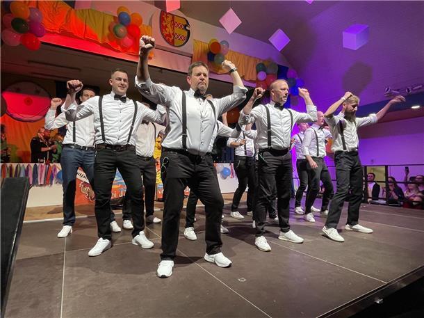 Axel Linneweber (vorne) gibt als Deichelfe alles.