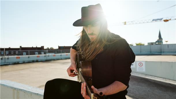 Bad Temper Joe aus der ostwestfälischen Provinz kommt mit seiner Blues-Musik ins Cultimo nach Gnarrenburg.