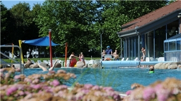 Außenbereich des Freizeitbads Störtebeker