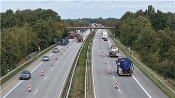 Bald gehen die Bauarbeiten los: Die A27 bei Hagen wird bereits in beide Fahrtrichtungen einspurig gesperrt. 