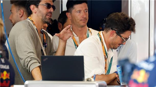 Piastri auf Pole - Lewandowski-Beistand hilft Verstappen Barcelonas Stürmerstar Lewandowski ist Formel-1-Fan.