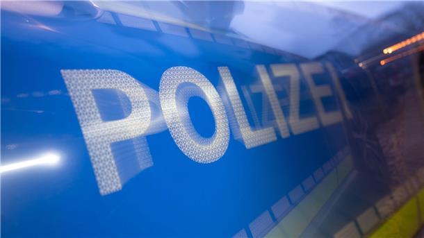 Einbruch in Köhlen: Diebe entwenden Schmuck und Bargeld Polizeiauto