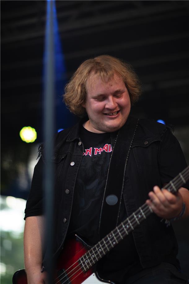 Bassist Nico war voll  in seinem Element.