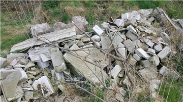 Bauschutt lagert am Granstedter Wald.