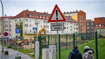 Eine abgesperrte Baustelle.