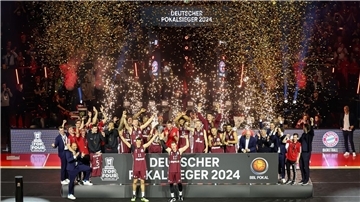 Bayern München kann in Weißenfels seinen Titel im Pokal verteidigen.