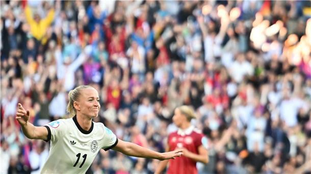 Schüller will keine Popp sein: DFB-Torjägerin gefordert Bayern-Stürmerin Lea Schüller hat im Nationaltrikot eine Top-Torquote.