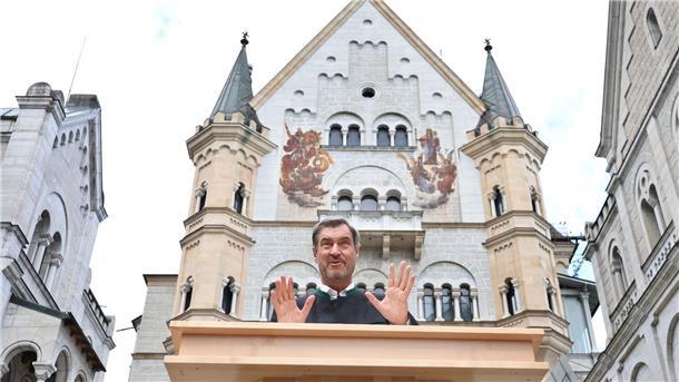 Märchenschlösser werden zum Welterbe Bayerns Ministerpräsident Markus Söder besuchte das Schloss Neuschwanstein gerade erst. Er freut sich sehr über den Titel Welterbe.