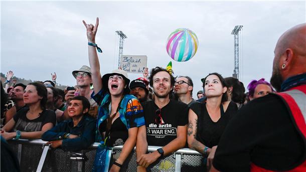 Clueso und Die Ärzte (aus Berlin!) schließen das Hurricane ab: Die Bilder vom Sonntag