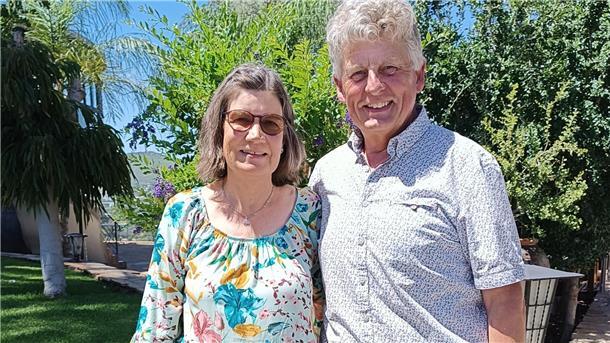 Bei 300 Sonnentagen inmitten einer üppigen Natur genießen Magdalene und Michael Remmers das Leben.