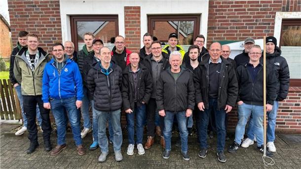 Boßeltour der Golzwarder Schützen endet mit deftigem Grünkohlessen Bei bestem Wetter fand die Boßeltour der Männer des Golzwarder Schützenvereins statt.