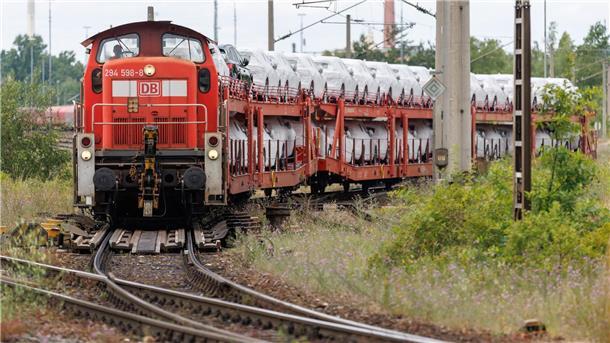 Bei DB Cargo steht derzeit alles auf dem Prüfstand - jetzt soll die Werke-Landschaft umstrukturiert werden. (Symbolbild)