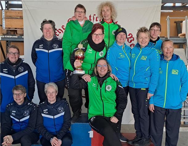 Boßlerinnen aus Waddens, Esenshamm und Seefeld.