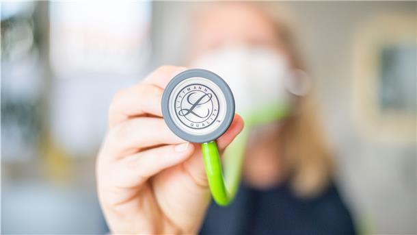 Bei den Hausärzten sind die Bronchitis-Diagnosen zurückgegangen. Die Hygieneregeln reduzieren Infektionen allgemein.