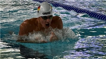 Kilian Rosenbohm schwimmt