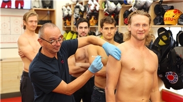 Bei den Pinguins herrscht eine 100-prozentige Impfquote. Von den Spieler, über die Trainer, Physios, Betreuer und Busfahrer bis hin zu den Offiziellen im Backoffice. Doch das ist bei Weitem nicht überall in der Liga der Fall.