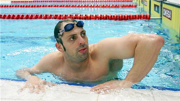 Bei den Schwimmweltmeisterschaften 2005 in Montréal gewann Mark Warncke die Goldmedaille über 50 m Brust. Der Ex-Weltmeister ist nicht eitel, sondern pragmatisch, wenn es um seine Figur geht.