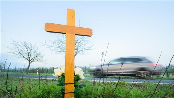 Leichter Rückgang bei Zahl der Verkehrstoten erwartet Bei den Verkehrtoten ist ein leichter Rückgang zu erwarten.