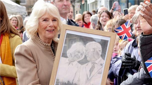 König Charles erinnert an gegenseitige Hilfe Bei der diesjährigen Zeremonie in Worcester vertrat Königin Camilla ihren Mann.