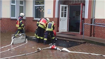 Feuerwehrübung in der Grundschule Sellstedt
