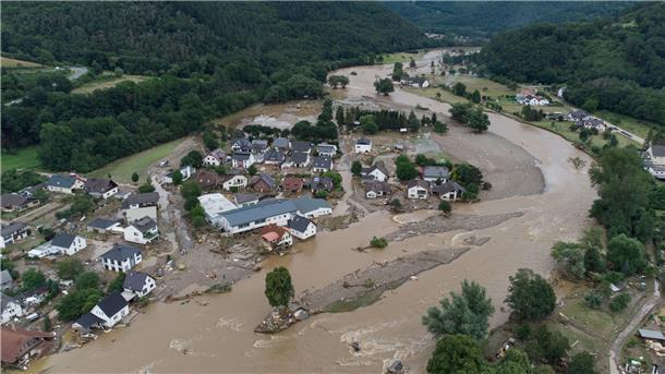 Bei der Flut in Rheinland-Pfalz wurde das Dorf Insul schwer getroffen. Solche Ereignisse könnte es in Zukunft häufiger geben.