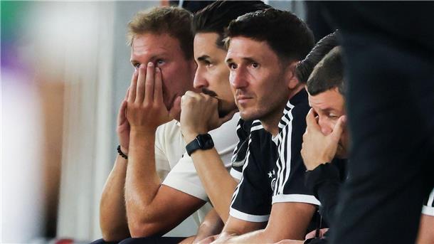 Bei der Leistung konnte auch der Bundestrainer (l.) nicht immer hinschauen. 
