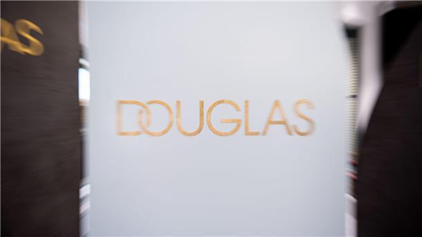 Bei der Parfümeriekette Douglas läuft das Geschäft.