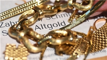 Bei der Servicegesellschaft des Bundesverbandes Schmuck und Uhren wird angekauftes Altgold gezeigt.