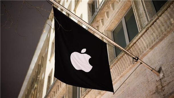 Apple-Umsatz sinkt mit Rückgang der iPhone-Verkäufe Bei der sogenannten generativen KI, die selbst digitale Inhalte erzeugen kann, wird Apple in der Branche ein Rückstand zu Pionieren wie dem ChatGPT-Erfinder OpenAI bescheinigt.