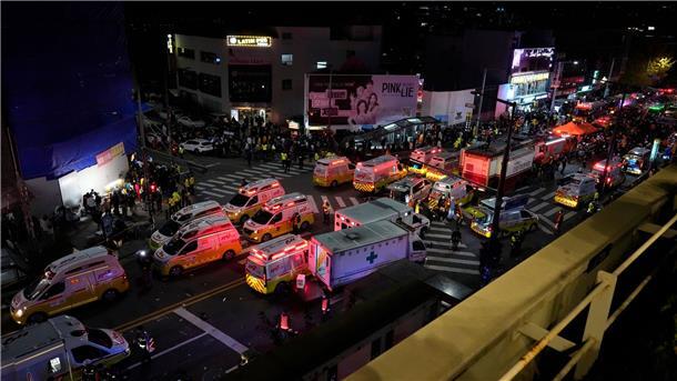 Bei der Tragödie in Seoul waren 142 Rettungsfahrzeuge im Einsatz.