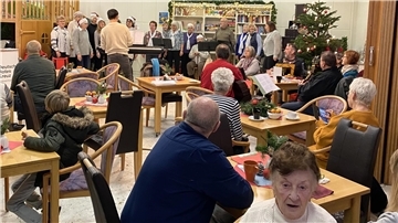 Weihnachtsfeier im Mehrgenerationenhaus 