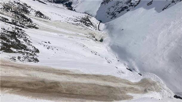 Drei Tote bei Lawinenabgang in Österreich Bei einem Lawinenabgang in den Ötztaler Alpen in Österreich sind drei Wintersportler aus den Niederlanden ums Leben gekommen.