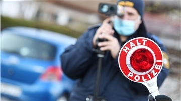 Bei einer Blitz-Kontrollaktion achtet die Polizei verstärkt auf Raser und möchte für die Sicherheit im Verkehr sensibilisieren.