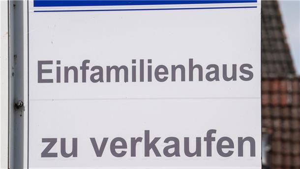 Bundesgerichtshof klärt Fragen zu Maklerprovision Bei einer Maklerprovision für Einfamilienhäuser gelten andere Regeln als für Mehrfamilienhäuser und Gewerbeimmobilien.