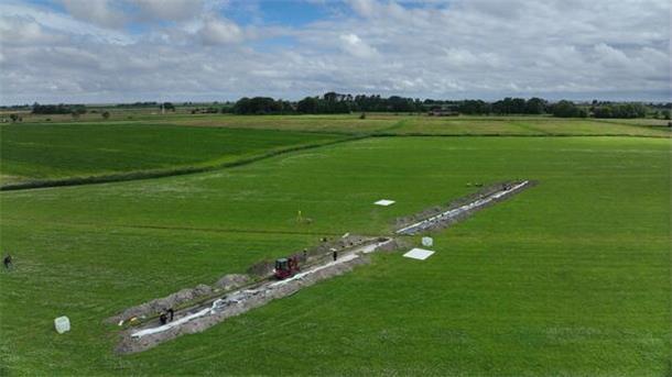 Archäologie live in Butjadingen: Forscher geben Einblicke in Grabung Bild der archäologischen Grabungsstätte bei Iggewarden