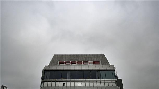 Gespräche über Sparrunde: Kippt die Porsche-Jobgarantie? Bei Porsche sind Gespräche über eine Verschärfung des Sparkurses angelaufen.