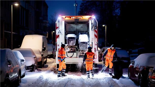 Bei Schnee und Eis ist nicht immer garantiert, dass die Müllabfuhr zum gewohnten Termin kommt.