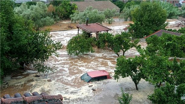 Extremregen: Sturmtief setzt Mittelgriechenland unter Wasser Bei schweren Unwettern ist in Mittelgriechenland ein Mensch ums Leben gekommen. Das Sturmtief „Daniel“ sorgte in vielen Teilen Griechenlands für Überschwemmungen.