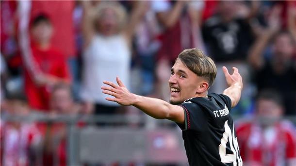 Prima Start für Bayern-Talent Bei so einem Tor kann man auch ordentlich jubeln.
