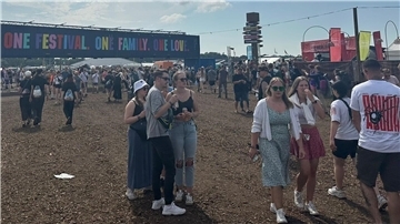 Bei strahlendem Sonnenschein reisten auch die restlichen Festivalbesucher an.