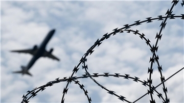 Bei Verhandlungen mit den Taliban über Abschiebungen schwerstkrimineller Afghanen hat der IMK-Vorsitzende Stübgen keine Vorbehalte.