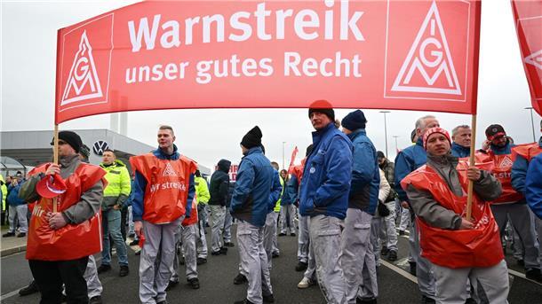 Bei VW gab es 2024 zahlreiche Warnstreiks. (Symbolbild)