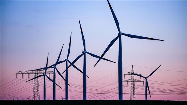 Beim Ausbau von Windrädern an Land ist ein Aufwärtstrend zu beobachten.