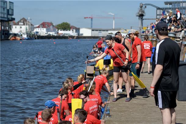 Beim Boarding gibt es einiges zu beachten, damit das Boot nicht direkt kippt.
